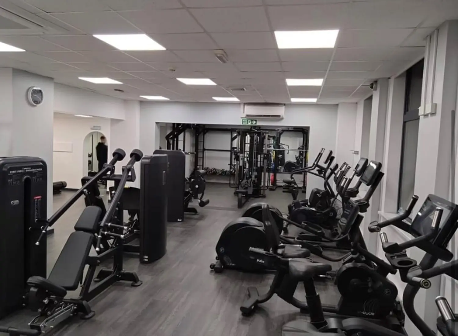 EDHJF1V: Gym Sessions at Cheslyn Hay Leisure Centre